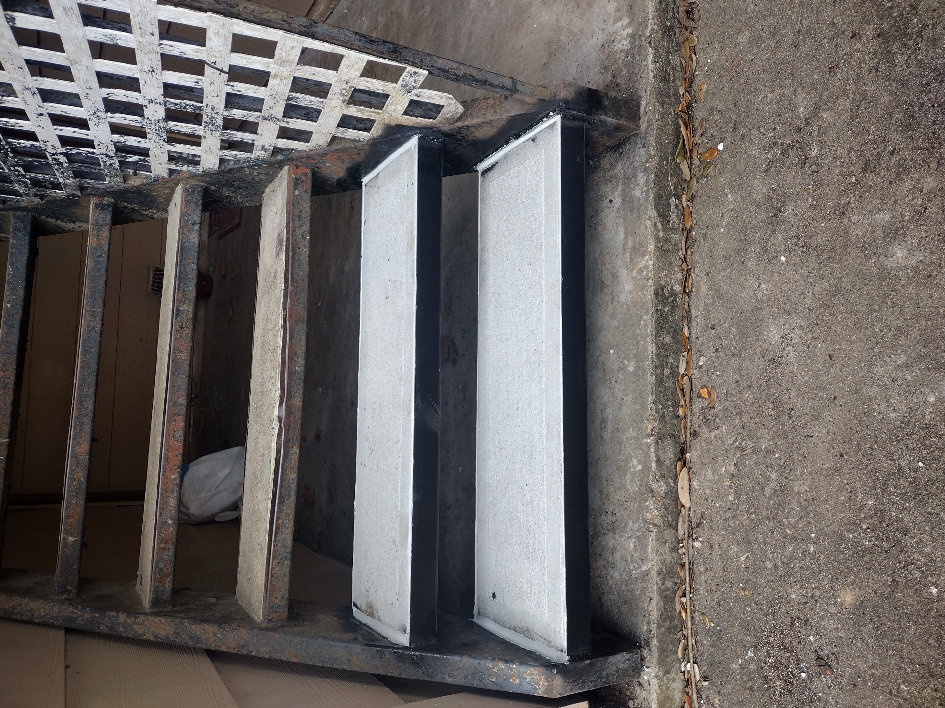 Stair tread repair with concrete fill